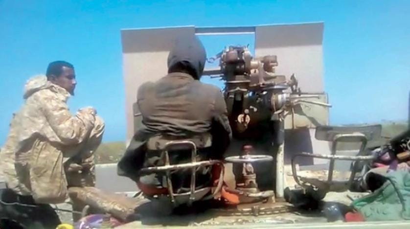 Binlerce Yemenli Hudeyde’yi terk etti