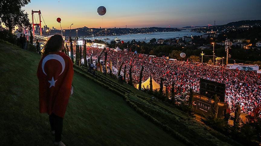 Vatandaşlar 15 Temmuz Şehitler Köprüsü’ne akın etti