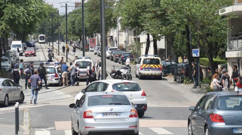 Fransa’nın Nantes kentinde petrol ve havai fişek satışı yasaklandı