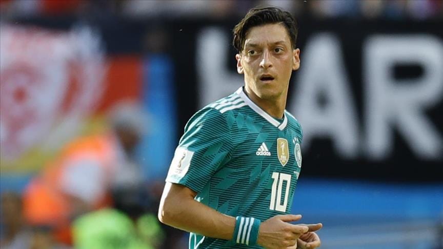 Paulo Coelho’dan Mesut Özil paylaşımı