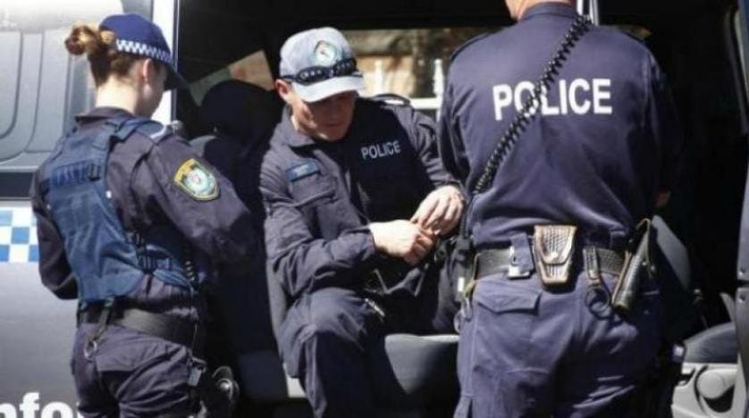 Avustralya’da polise saldıran kişi gözaltına alındı