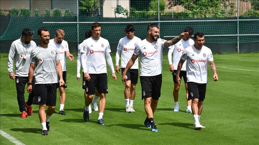 Beşiktaş’ta Negredo takımdan ayrı çalıştı