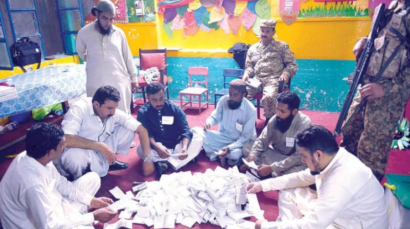 Pakistan seçimlerinde hile iddiası