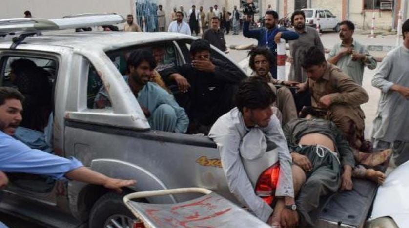 Pakistan’da iki mitingde bombalı saldırı: 128 ölü