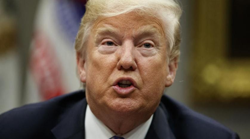 Trump sosyal medya devlerini milyonlarca insanı susturmakla suçladı