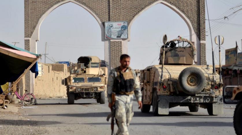 Afganistan’da Taliban askeri kampa saldırdı: 14 ölü