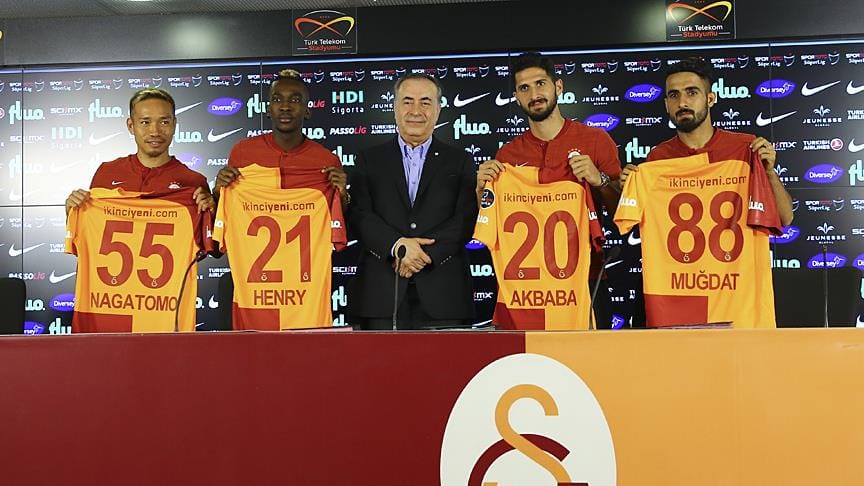 Galatasaray’da toplu imza töreni