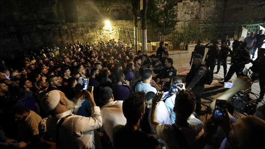 İsrail polisinden Mescid-i Aksa kapısındaki Filistinlilere müdahale