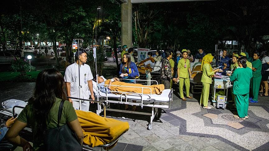 Endonezya’da 7 büyüklüğünde deprem: En az 3 kişi öldü