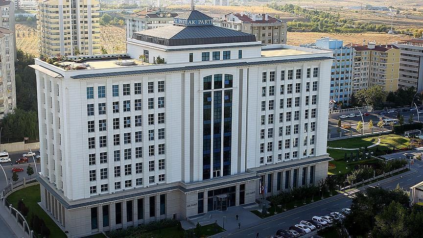 AK Parti’den ‘tebdili kıyafet’le saha araştırması