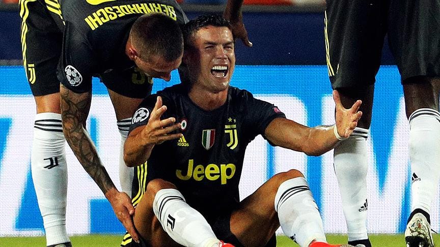 Ronaldo ‘Devler Ligi’ndeki ilk kırmızı kartını gördü