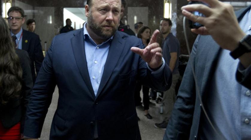 Twitter, komplo teorileri yayan Alex Jones’un hesabını kapattı