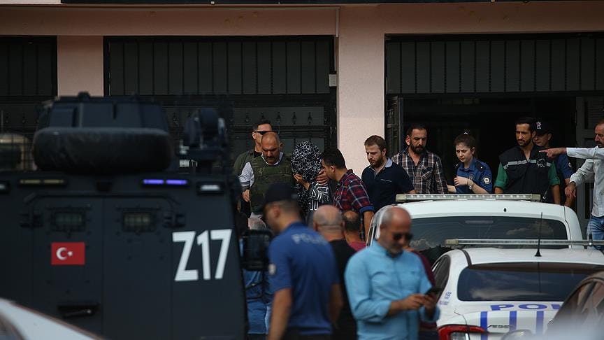 Pendik’te lisede okul çalışanını rehin alan kişi teslim oldu