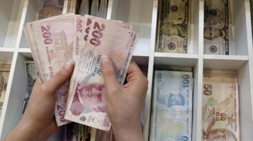 Türk lirası rekor seviyeye geriledi