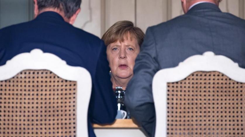 Merkel Almanları nefrete karşı çıkmaya çağırıyor