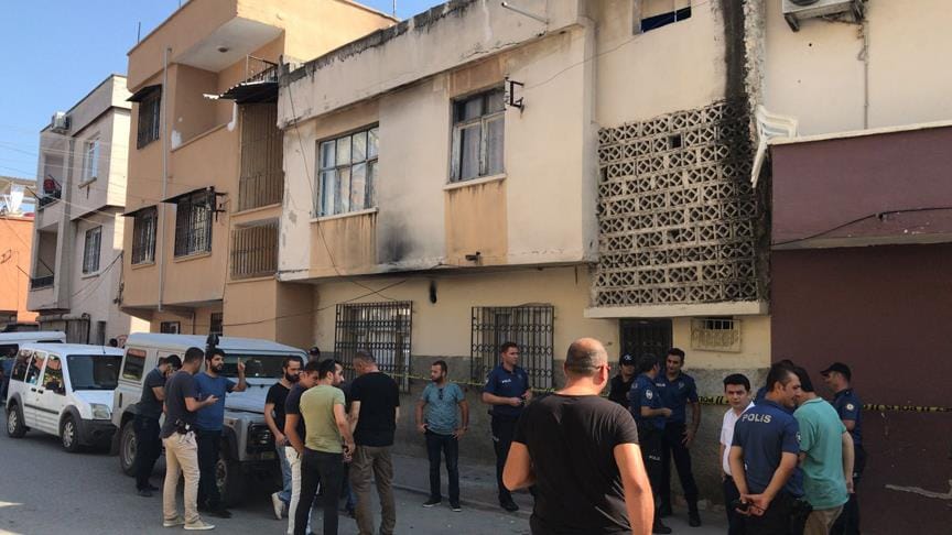 Mersin’de bir evde 5 kişi ölü bulundu