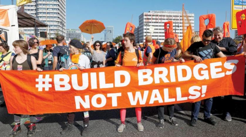 Berlin’de 150 bin kişi ırkçılığa karşı yürüdü