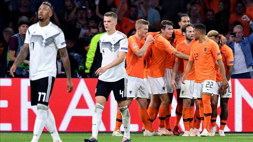 Hollanda, Almanya’yı üç golle geçti