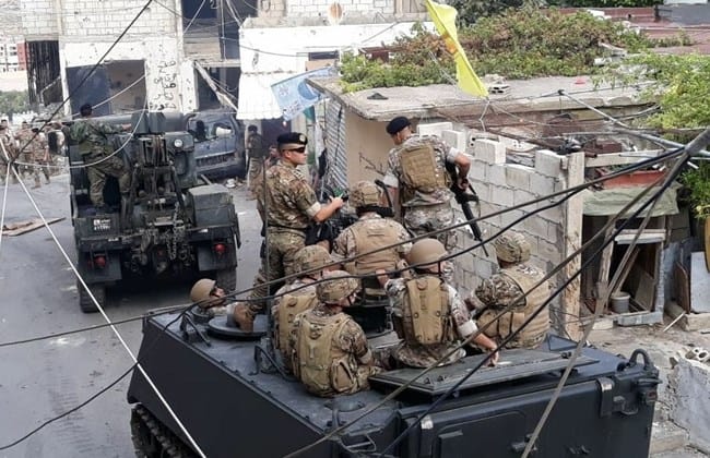 Lübnan’ın güneyindeki el-Miyye Miyye Mülteci Kampı’nda çatışmalar tekrar alevlendi