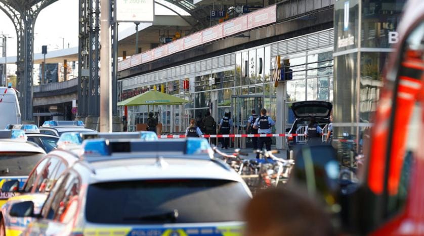 Köln merkez tren istasyonunda rehine krizi