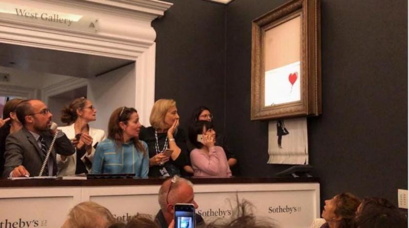 Banksy’nin 1,2 milyon euroluk tablosu satıldığı anda parçalara ayrıldı