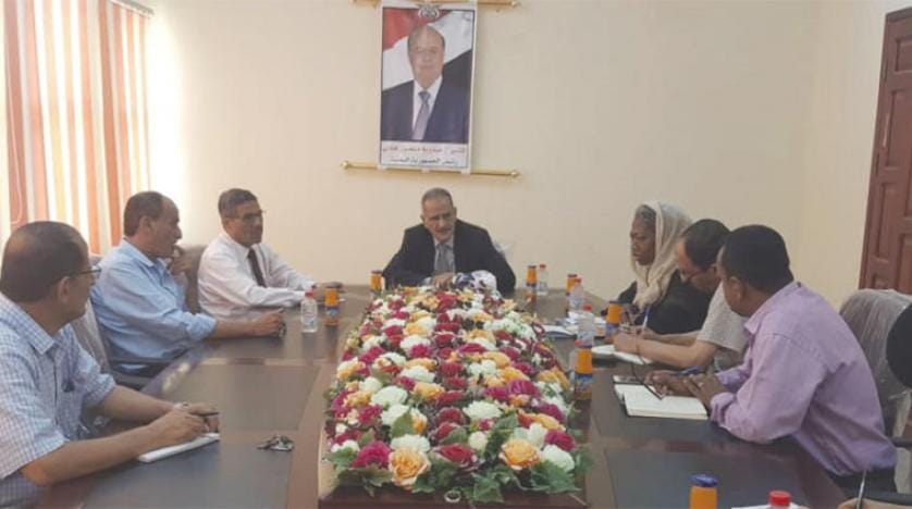 Husiler Yemenli öğretmenlerin maaşlarını gasp ediyor