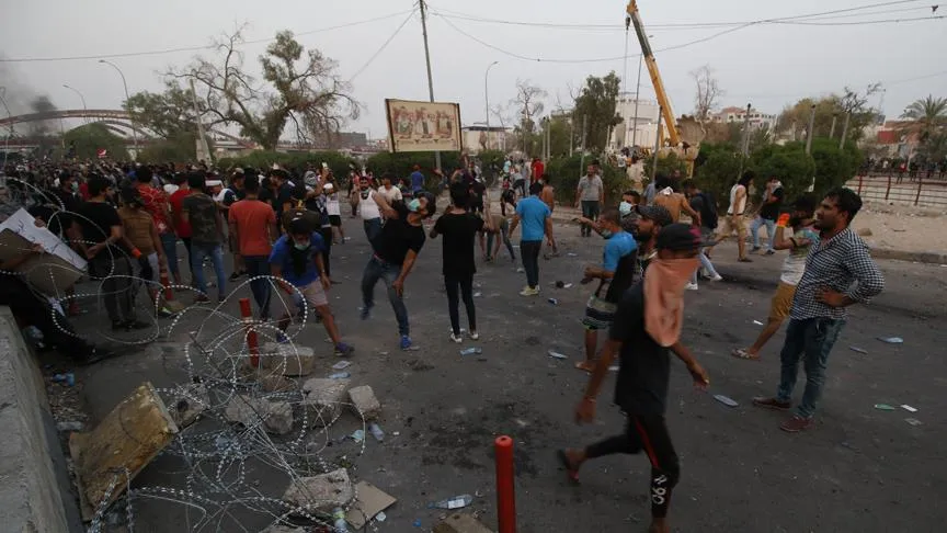 Basra gösterilerini provoke etmekle suçlanan 8 kişi serbest bırakıldı