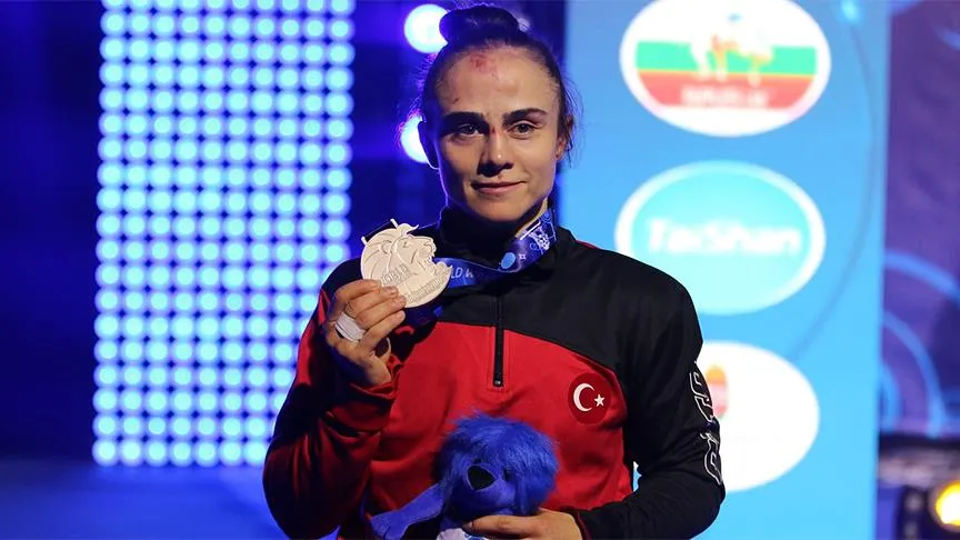 Elif Jale Yeşilırmak’tan gümüş madalya