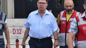 Şahin Alpay ve Mehmet Altan’ın tutukluluk hallerinin devamına karar verildi