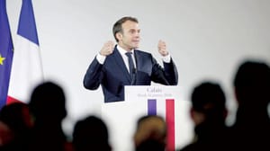 Macron, Avrupa göç dosyasını eleştirdi!