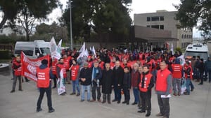 Metal işçilerinin grev kararı ertelendi