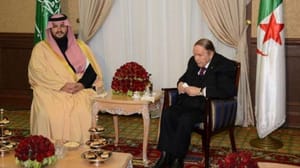 Cezayir Cumhurbaşkanı Buteflika, Prens Türki bin Muhammed bin Fahd’ı kabul etti