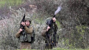 İsrail askerleri 26 Filistinliyi gözaltına aldı
