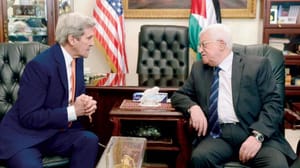 Kerry’den Abbas’a: Trump bir yıldan fazla görevde kalmayabilir, teslim olma