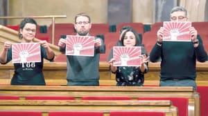 Puigdemont’un göreve gelmesinin ertelenmesi İspanya’daki krizi ‘şimdilik’ durdurdu