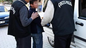 Başkentte 45 suç kaydı bulunan çocuk suçüstü yakalandı