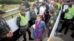 Venezuela’nın komşu ülkeleri, sınırlarında olağanüstü hal ilan etti