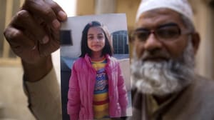 Pakistan’da 6 yaşında çocuğa tecavüz edip öldüren suçluya idam cezası