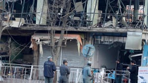 Kabil’deki patlamalar, temizlik işçileri için korkutucu bir görev haline geldi