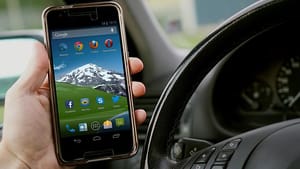 Fransa’da araçta telefon kullanma şartlarında düzenleme