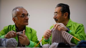 Kazak ören erkekler alzaymıra meydan okuyor
