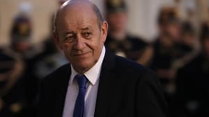 Le Drian: Suriye rejiminin kimyasal silah kullanması kabul edilemez