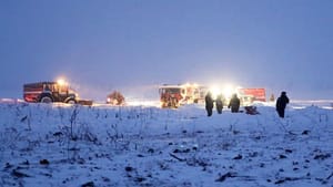 Rusya’da 71 kişiyi taşıyan yolcu uçağı düştü