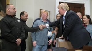 Çinli Yetkili: Trump’ın yeni gümrük vergileri uluslararası ticarete saldırıdır