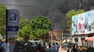Burkina Faso’da Fransa Büyükelçiliği yakınında patlama