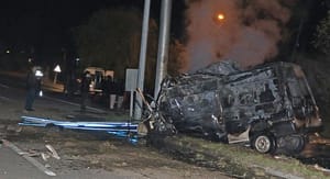 Iğdır’da aydınlatma direğine çarpan minibüs alev aldı: 17 ölü 36 yaralı