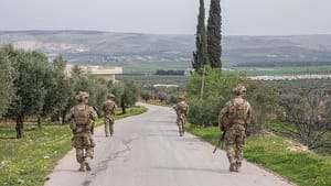 Afrin’de halk 18 teröristi TSK’ya teslim etti