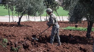 Afrin’de 10 günde 95 patlayıcı imha edildi