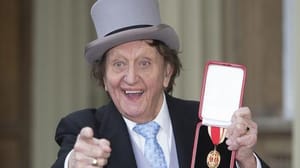 İngiliz komedyen Ken Dodd 90 yaşında hayatını kaybetti