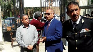 Sisi, geleneği bozmayarak oyunu Şehit Mustafa Yesri Okulu’nda kullandı